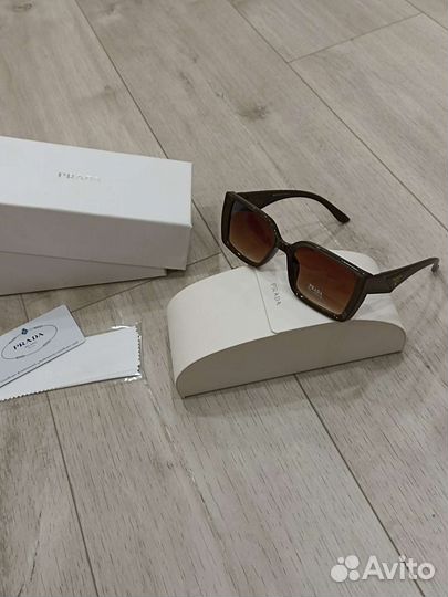 Солнцезащитные очки