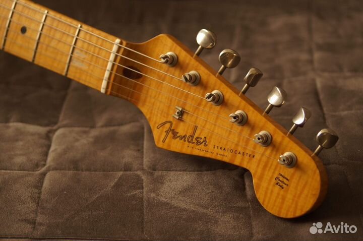 Fender stratocaster japan