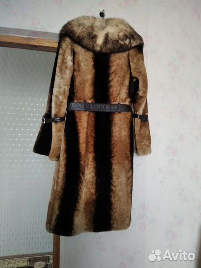 Шуба мутоновая с воротником