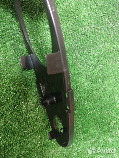 Решетка заглушка бампера передняя правая Mercedes