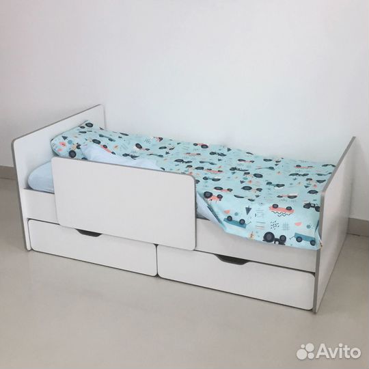 Детская кровать с ящиками