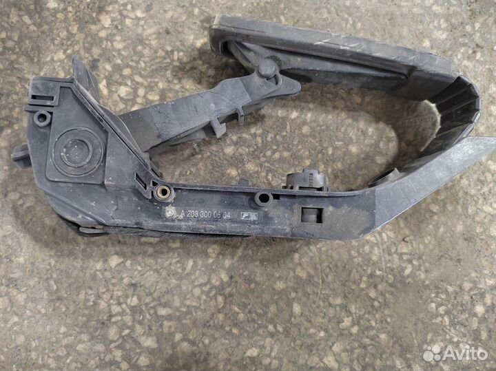 Педаль газа Mercedes W 203