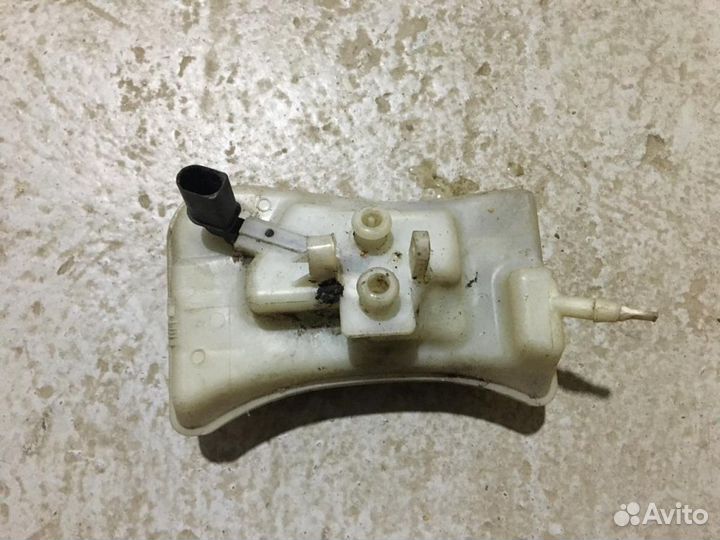 Бачок главного тормозного цилиндра