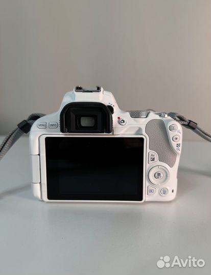 Canon eos 200D EF-S 18-55 IS STM Kit