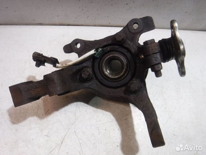 Кулак передний левый Opel Astra G