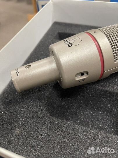 Студийный микрофон akg С2000b
