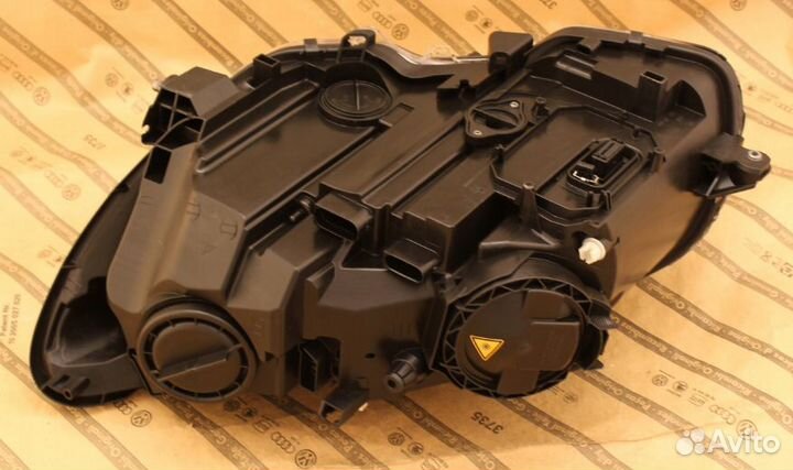 Mercedes CL W216 06-10 фара правая BI-xenon AMG