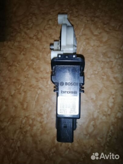 Моторчик стеклоподъемника задний правый гольф 4