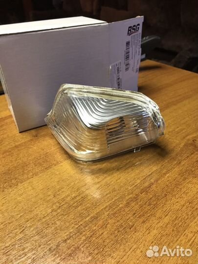 Указатель поворота левый Мерседес A0018228920