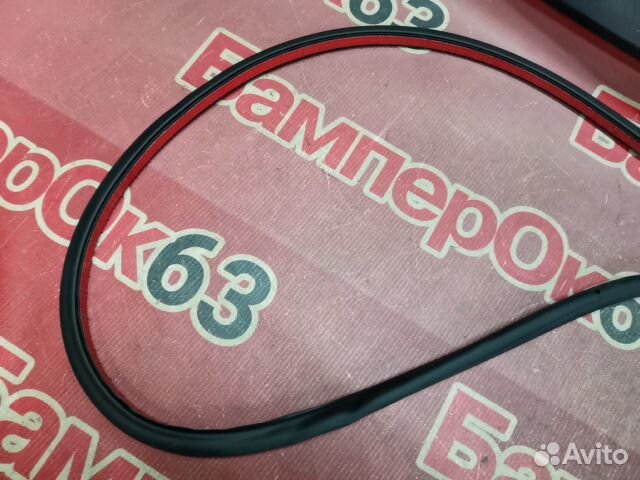 Уплотнитель двери Volvo S90