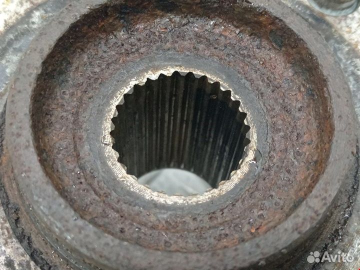 Ступица (кулак цапфа) передняя левая Jeep Patriot