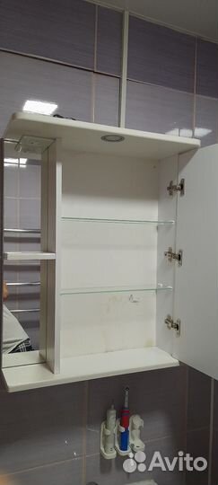 Шкафчик для ванной с зеркалом и подсветкой бу
