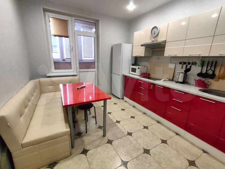 1-к. квартира, 42 м², 13/19 эт.