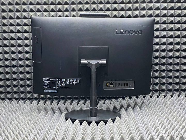 Моноблок Lenovo V530-22ICB 10US000