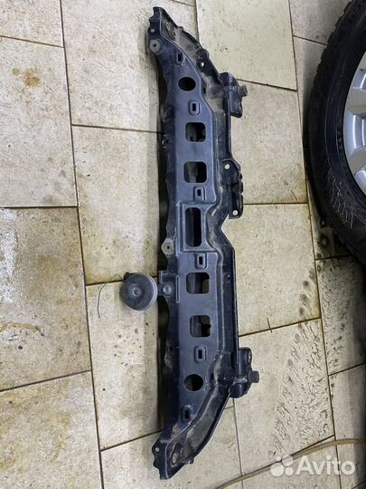 Фара правая Ractis