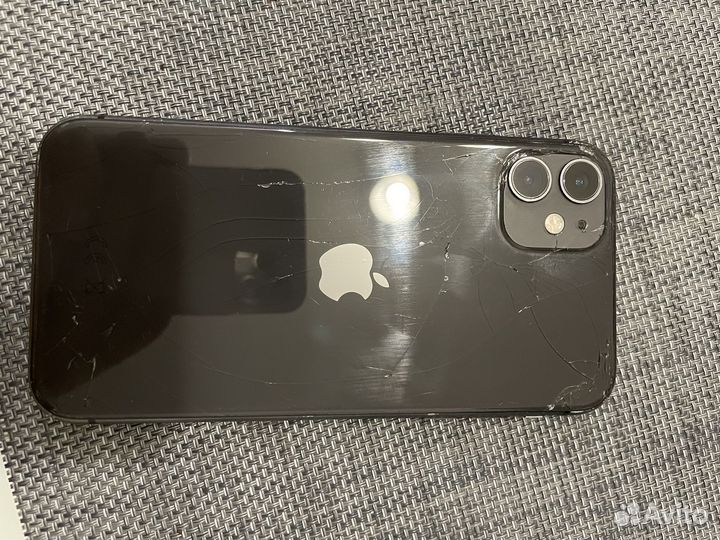 iPhone 11, 64 ГБ