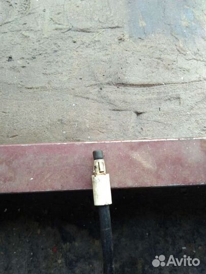 Тросик ручника правый