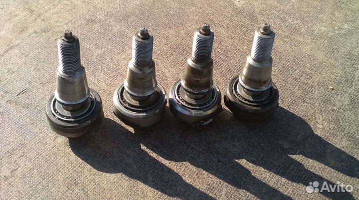 Шкворня УАЗ на подшипниках