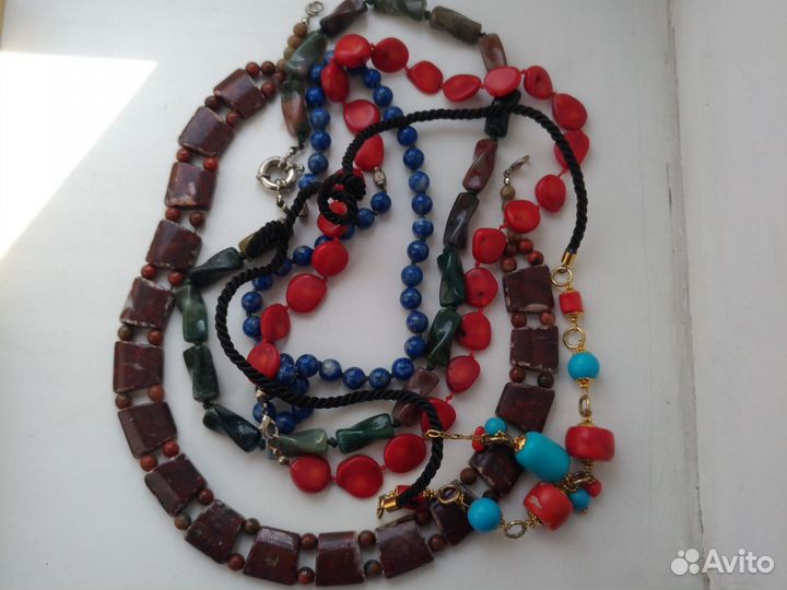 Бусы из натуральных камней