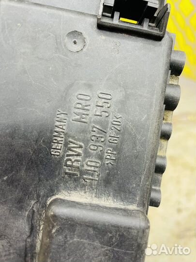 Блок предохранителей акб аккумулятор Octavia 1998