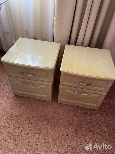 Тумба прикроватная