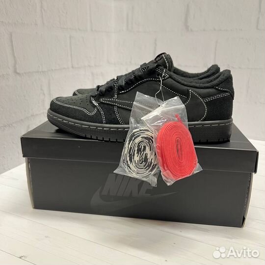 Travis Scott x Air Jordan 1 Low Phantom (10.5us)