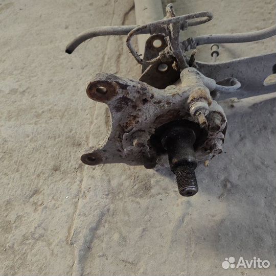 Балка подвески задняя Hyundai Lantra J1 1995