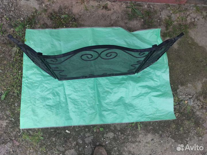 Экран кованый трехстворчатый для камина защитный