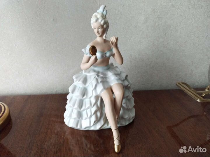 Статуэтка балерина с зеркальцем