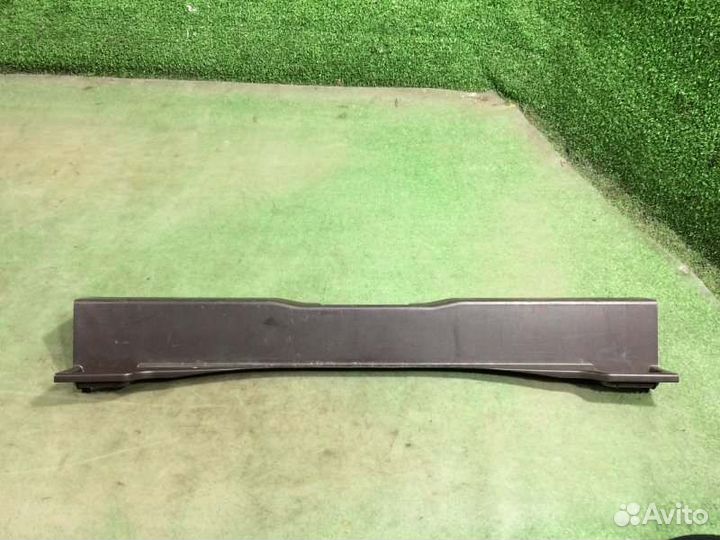 Накладка замка багажника Toyota Passo KGC30 1KR