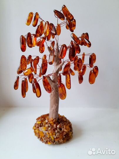 Дерево из янтаря