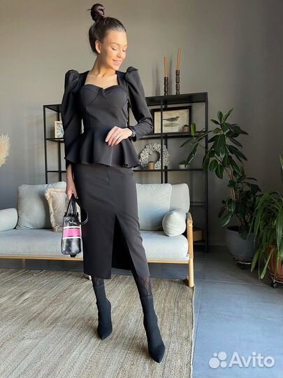 Костюм женский с юбкой