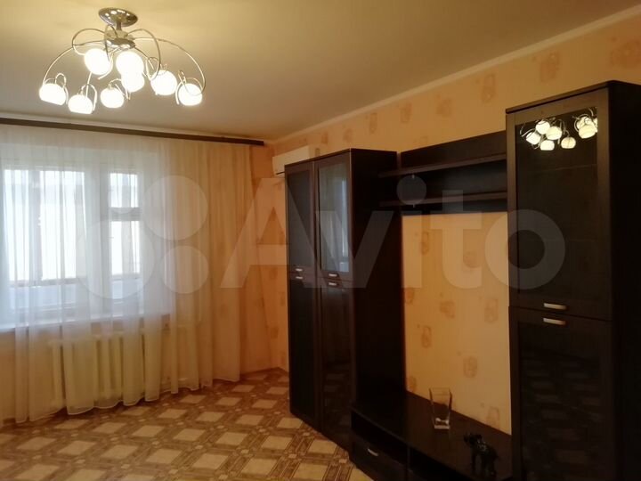 2-к. квартира, 56 м², 4/10 эт.