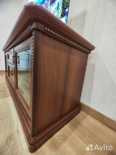 Тумба под телевизор