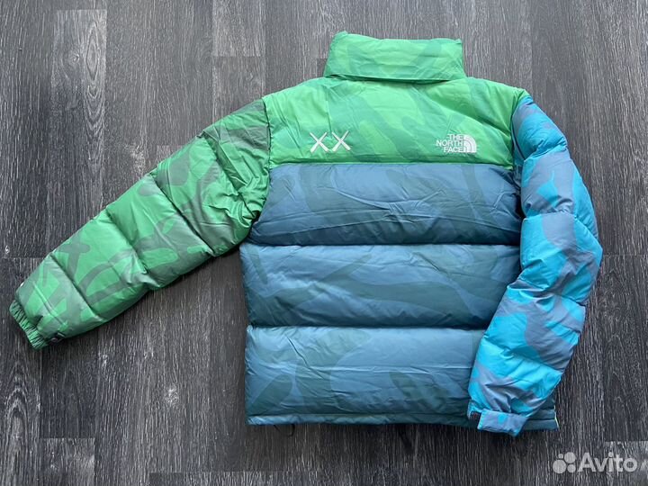 Пуховик the north face kaws x x