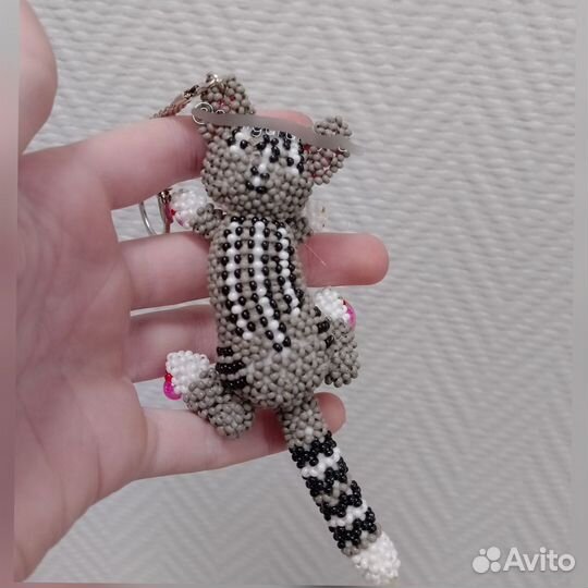 Игривый котик