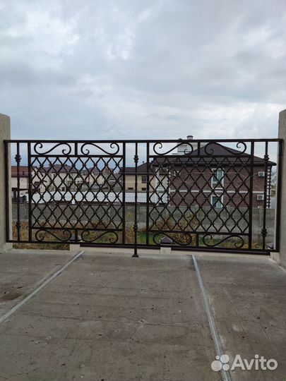 Кованые ограждения на балкон