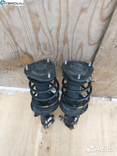 Стойка амортизатора передняя Toyota Prius 3 ZVW30