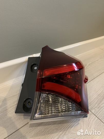 Стоп сигнал toyota auris zre186