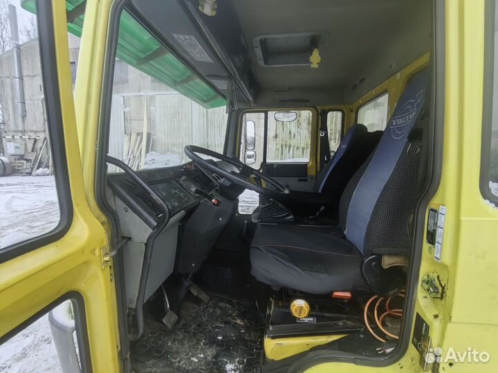 Тентованный грузовик 30 м³ Volvo FL, 1989