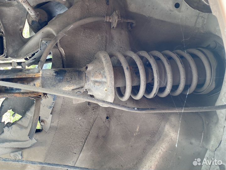 Стойки передние kia rio 2005г хэтчбек