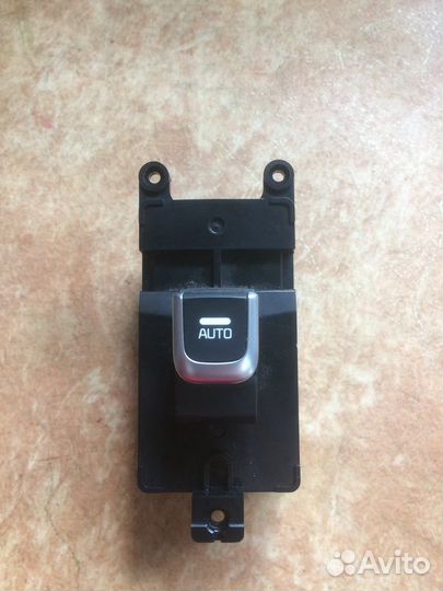 Кнопка стеклопод. передняя правая Киа Соренто Прай