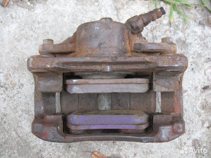 Передний суппорт левый/правый Renault Megane 2