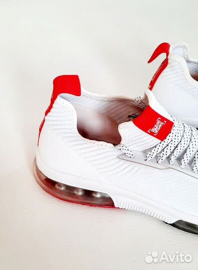 Кроссовки мужские 41 42 размер