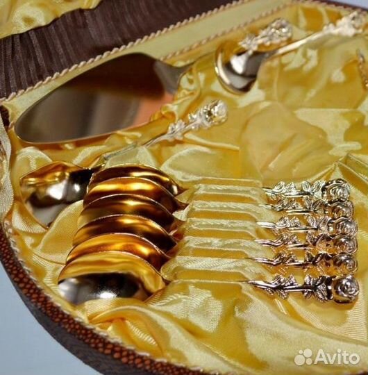 Чайный набор в золоте