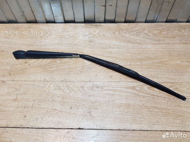 Поводок стеклоочистителя задний Toyota CorollaE110