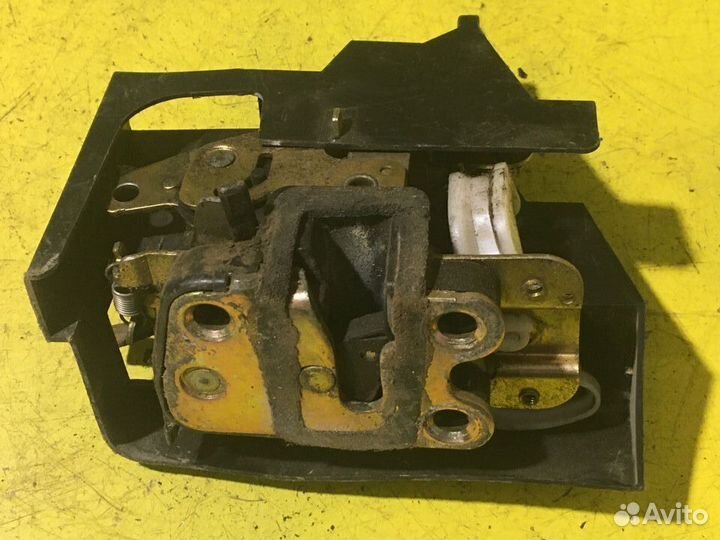 Замок двери задней левой механический Kia Rio 1