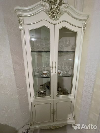 Антикварный буфет