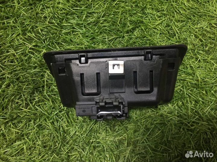 Кнопка открывания багажника наружная Bmw 5 E60/E61