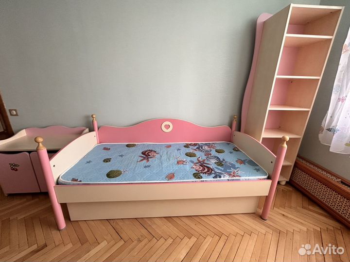 Кровать детская с матрасом